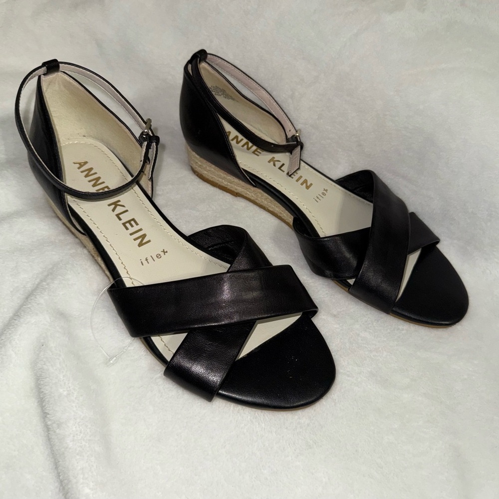Ladies Anne Klein Sandals * Black Leather * Low Wedge * Ankle Strap * Size 8